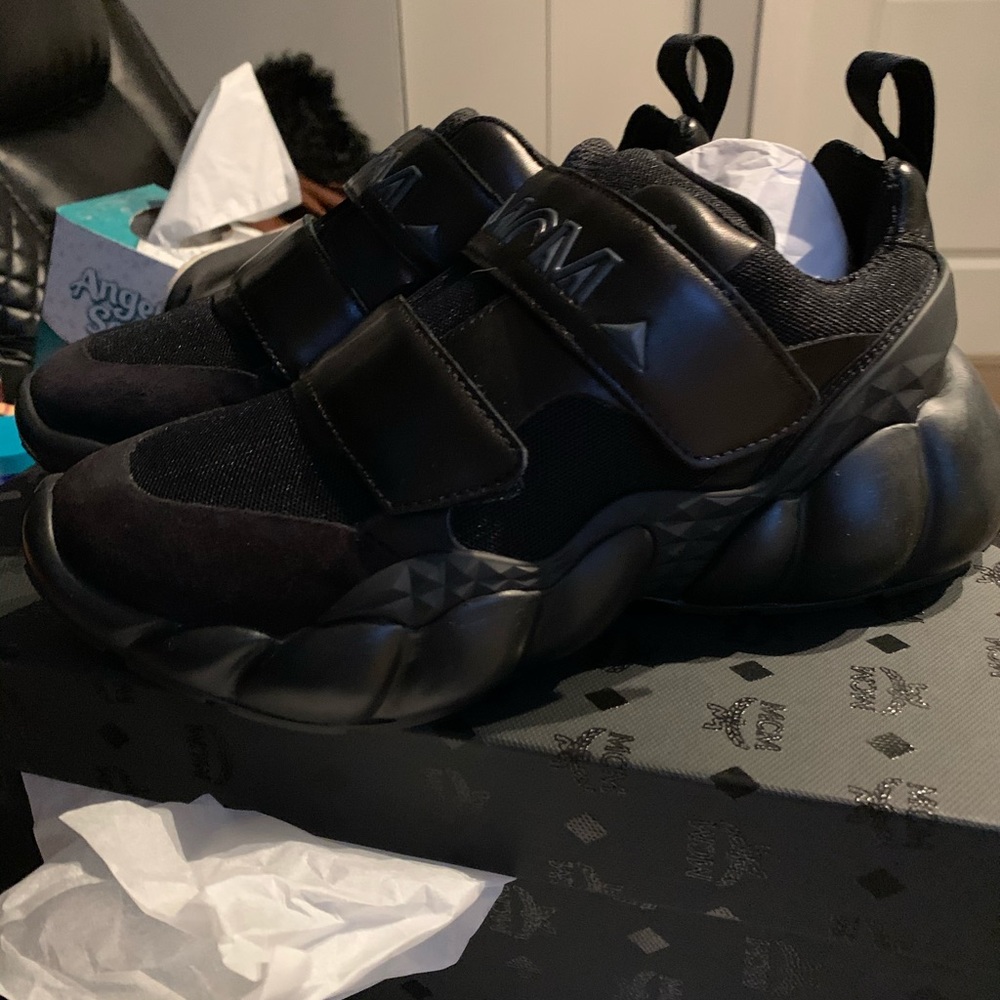 🚨Brand new MCM gym shoes🚨